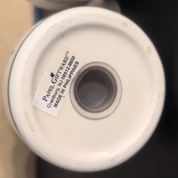 Christmas Tree Salt & Pepper Shakers - Picture 7 of 8